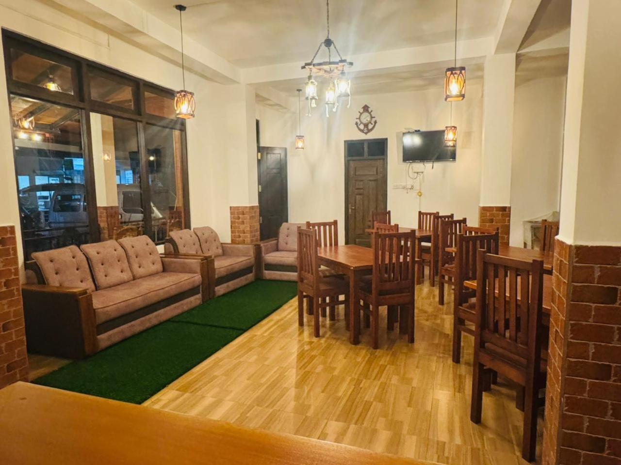 纳拉坦尼亚 Sun Mount Adams Peak酒店 外观 照片
