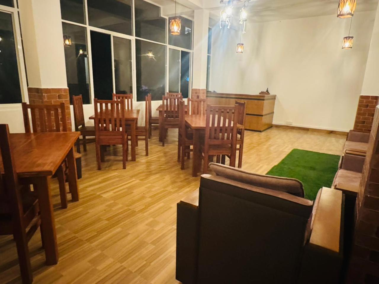 纳拉坦尼亚 Sun Mount Adams Peak酒店 外观 照片